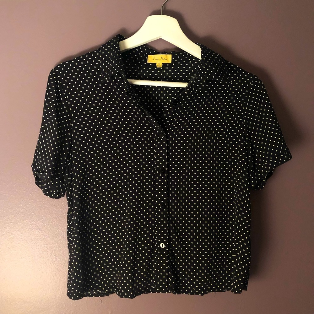 Vintage-style Polka-Dot Cropped Button-up Top